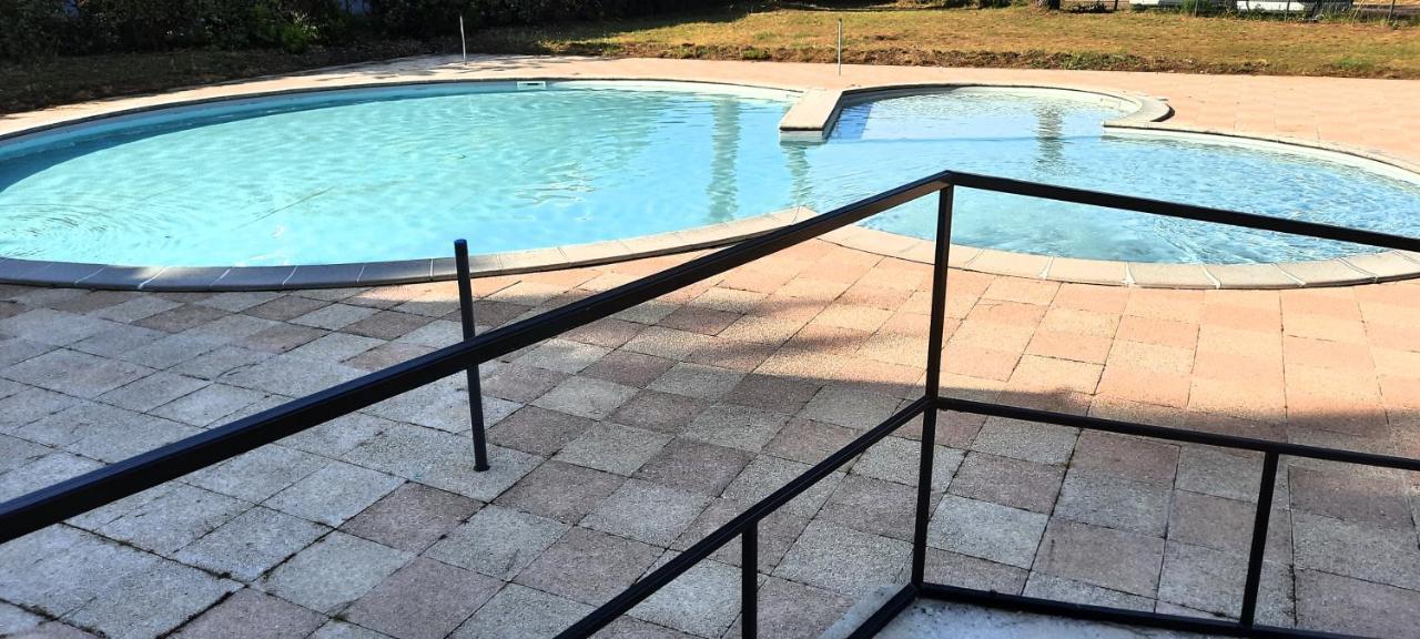 Chez Ced Et Laeti, Appartement Prive Avec Jardin Et Terrasse Dans Residence L'Estuaire Muni D'Une Piscine Couverte Et Aire De Jeu, Linge De Lit Et De Salle D'Eau Ainsi Que Tele, Compris Dans Le Tarif Profitez A Fond De Notre Belle Region Le Verdon-sur-Mer Bagian luar foto
